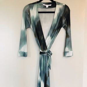 Diane Von Furstenberg RARE SAMPLE Wrap Dress 6